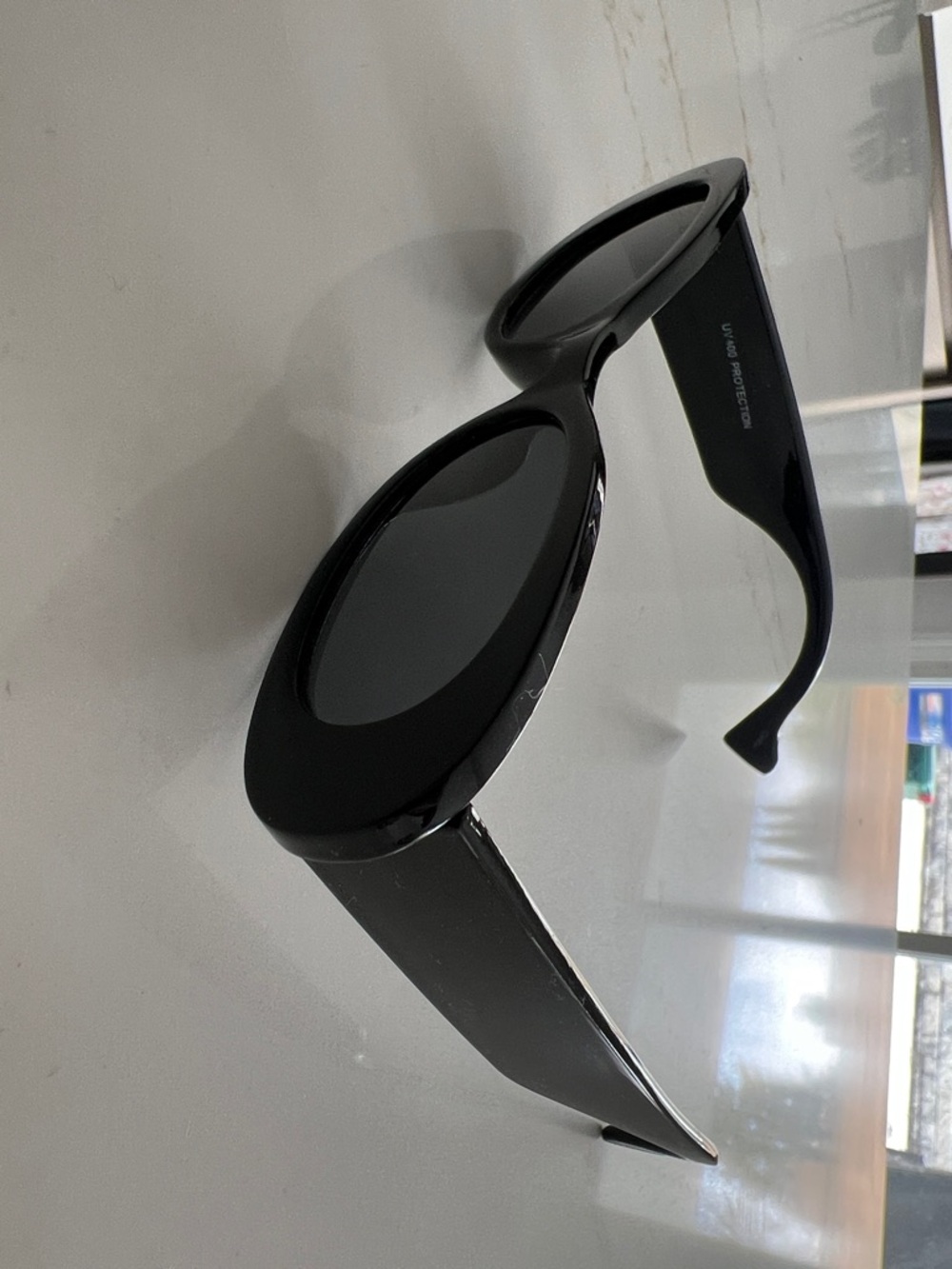 Women's Black Oval Sunglasses - Classic Chic - Picture 2 of 2